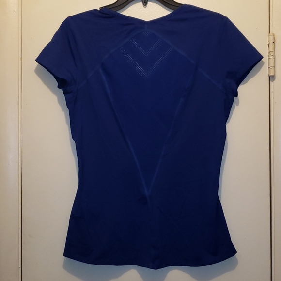 Under armour top - Picture 2 of 6